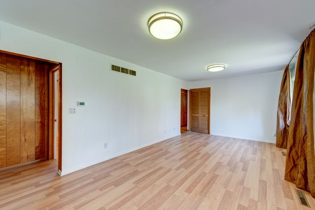 400 Becking Avenue, Woodstock, IL 60098