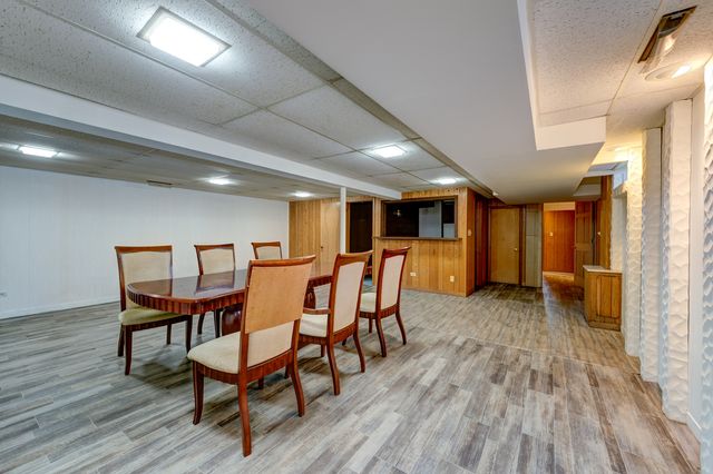 400 Becking Avenue, Woodstock, IL 60098