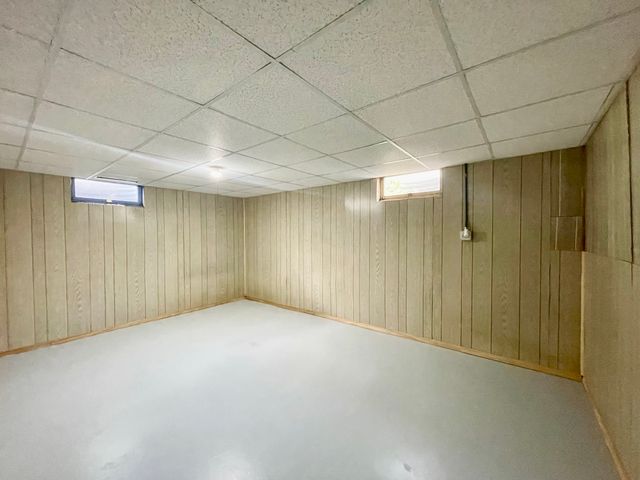 400 Becking Avenue, Woodstock, IL 60098