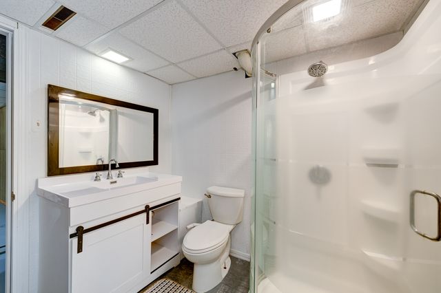 400 Becking Avenue, Woodstock, IL 60098