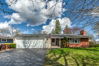 400 Becking Avenue, Woodstock, IL 60098