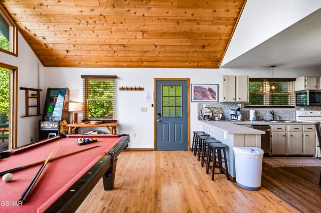 2201 Hideaway Way, Sevierville, TN 37876