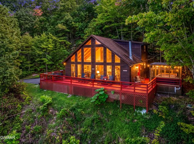 2201 Hideaway Way, Sevierville, TN 37876