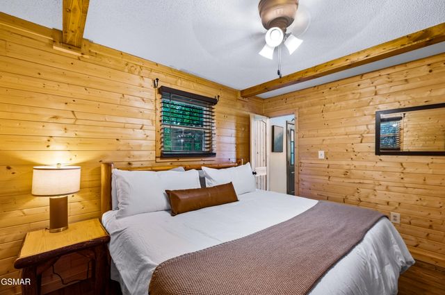 2201 Hideaway Way, Sevierville, TN 37876