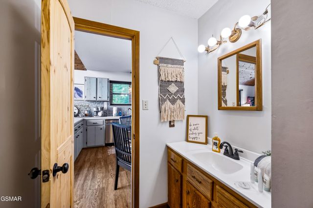 2201 Hideaway Way, Sevierville, TN 37876