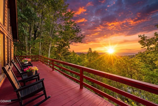 2201 Hideaway Way, Sevierville, TN 37876