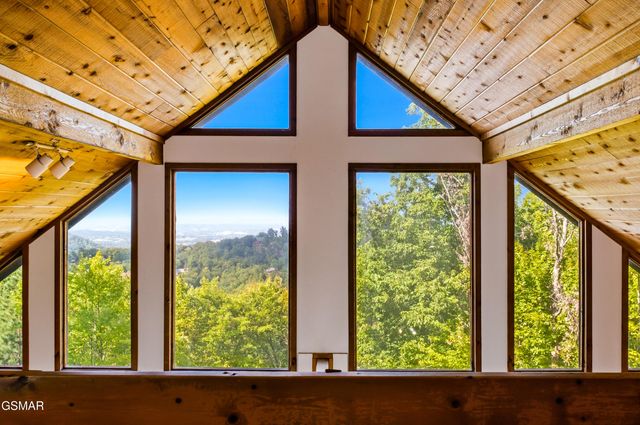 2201 Hideaway Way, Sevierville, TN 37876