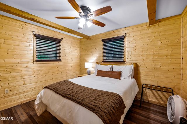 2201 Hideaway Way, Sevierville, TN 37876