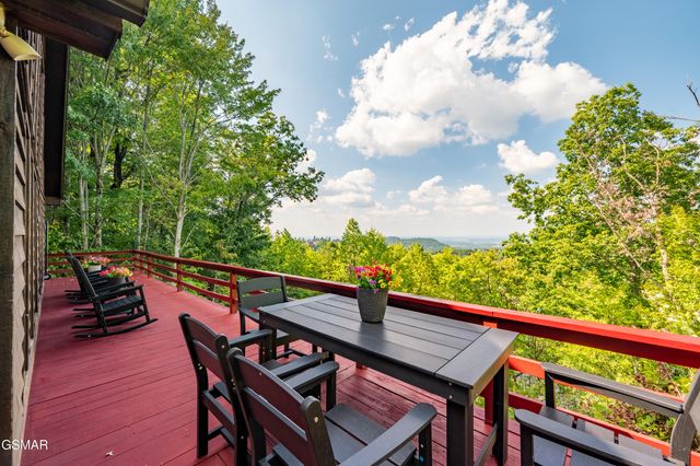 2201 Hideaway Way, Sevierville, TN 37876