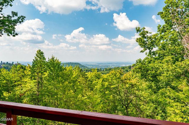 2201 Hideaway Way, Sevierville, TN 37876