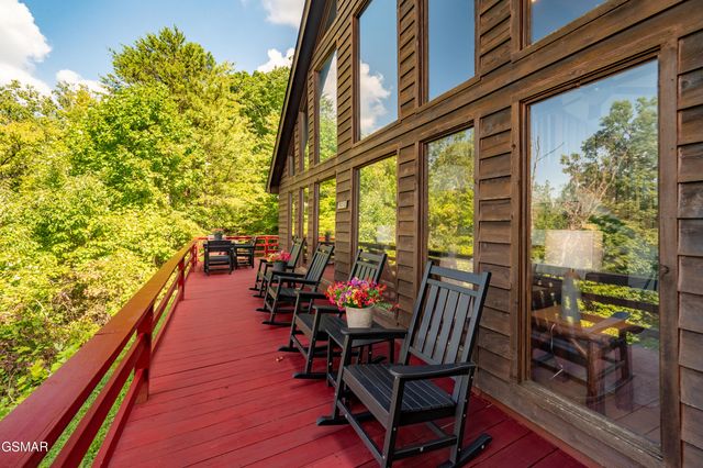 2201 Hideaway Way, Sevierville, TN 37876