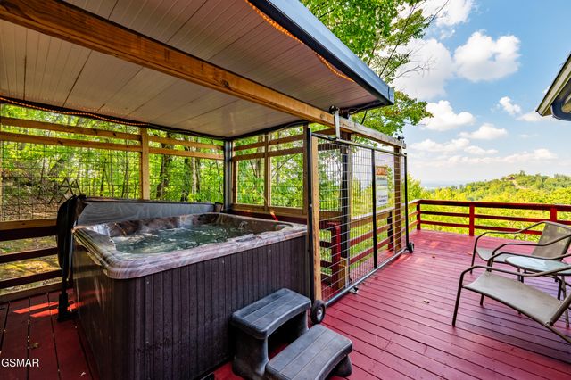 2201 Hideaway Way, Sevierville, TN 37876