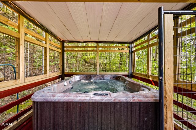 2201 Hideaway Way, Sevierville, TN 37876