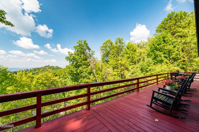 2201 Hideaway Way, Sevierville, TN 37876
