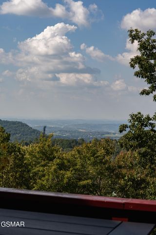 2201 Hideaway Way, Sevierville, TN 37876