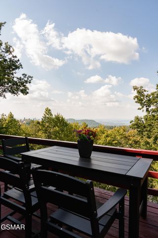 2201 Hideaway Way, Sevierville, TN 37876