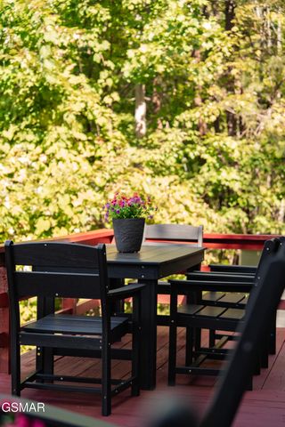 2201 Hideaway Way, Sevierville, TN 37876
