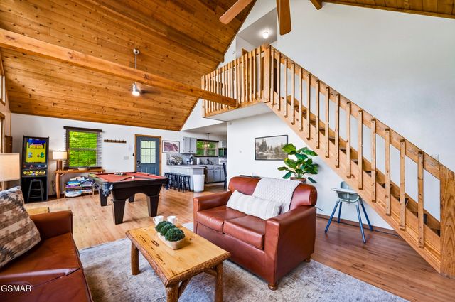 2201 Hideaway Way, Sevierville, TN 37876