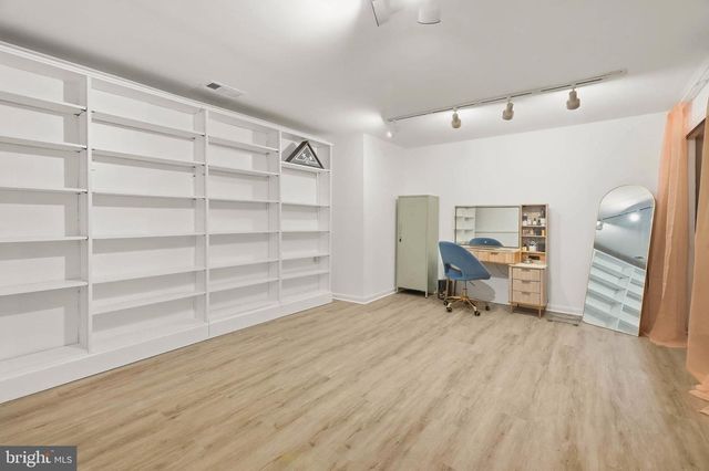 14008 PARKLAND DR, Rockville, MD 20853