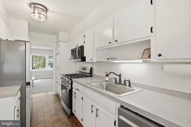 14008 PARKLAND DR, Rockville, MD 20853
