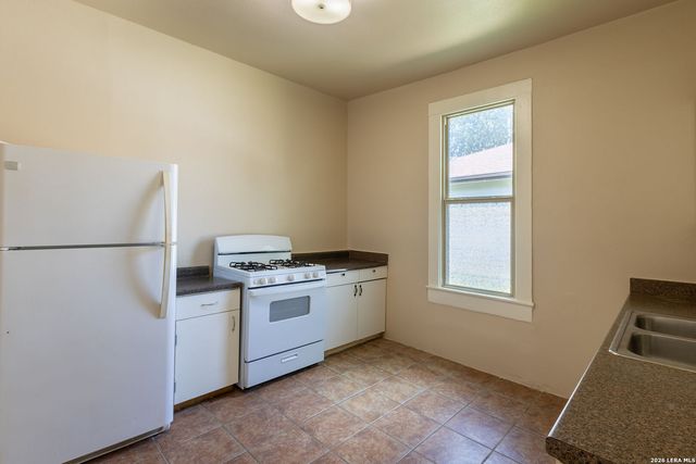 105 Aganier Ave, San Antonio, TX 78212