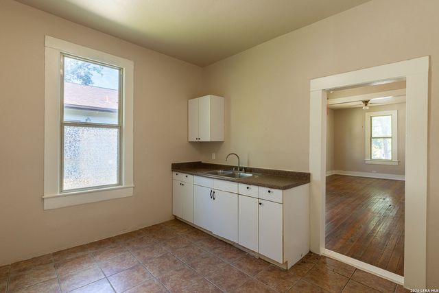 105 Aganier Ave, San Antonio, TX 78212