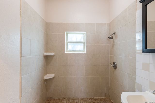 105 Aganier Ave, San Antonio, TX 78212