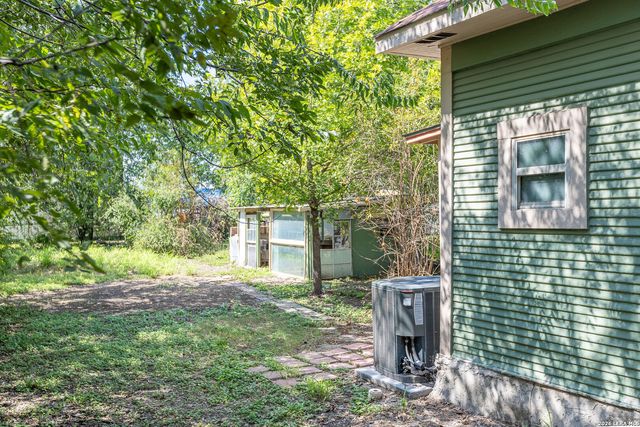 105 Aganier Ave, San Antonio, TX 78212