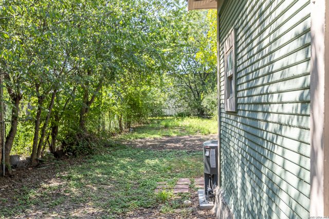105 Aganier Ave, San Antonio, TX 78212