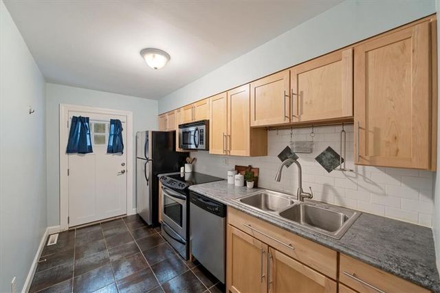 4426 Jarboe Street 1, Kansas City, MO 64111