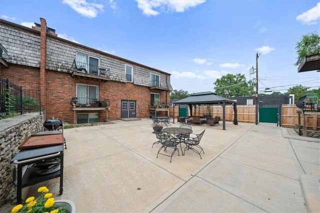 4426 Jarboe Street 1, Kansas City, MO 64111