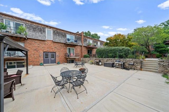 4426 Jarboe Street 1, Kansas City, MO 64111