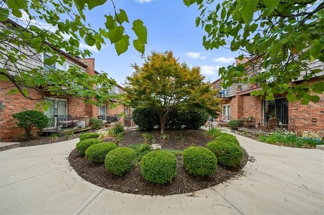 4426 Jarboe Street 1, Kansas City, MO 64111