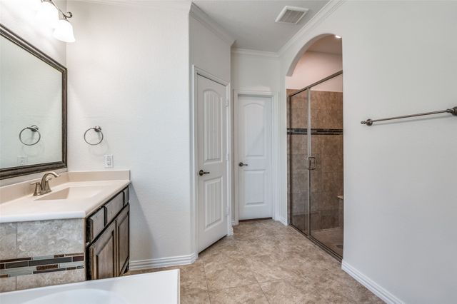 2301 Prairie Glen Street, Lewisville, TX 75056