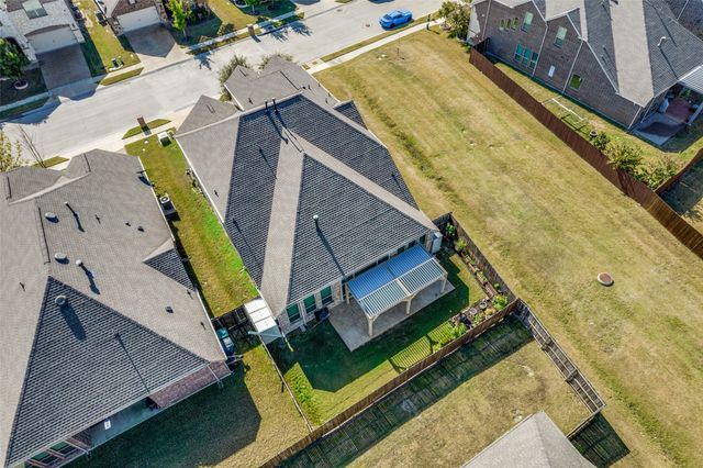 2301 Prairie Glen Street, Lewisville, TX 75056