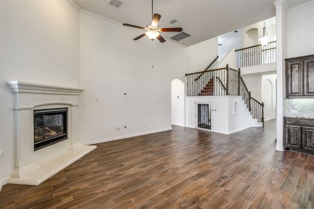 2301 Prairie Glen Street, Lewisville, TX 75056