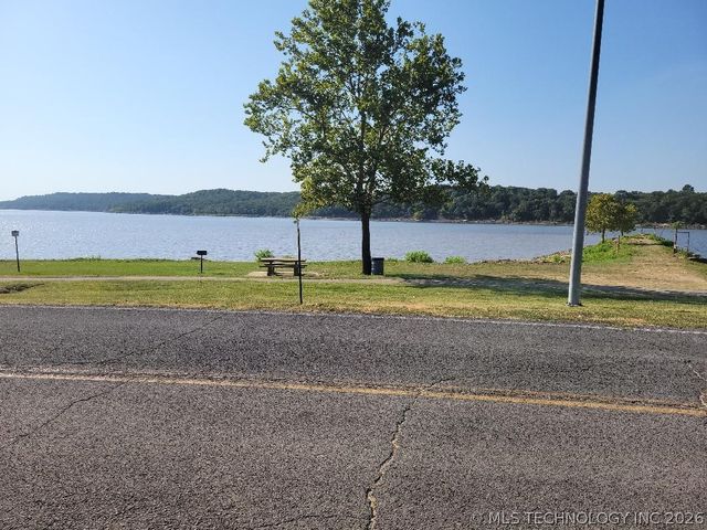 7018 Lakeshore 18, Eufaula, OK 74432