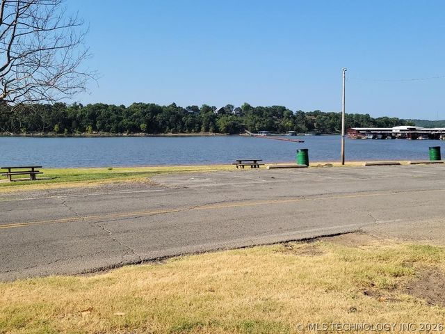7018 Lakeshore 18, Eufaula, OK 74432