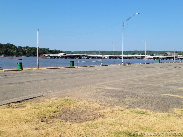 7018 Lakeshore 18, Eufaula, OK 74432