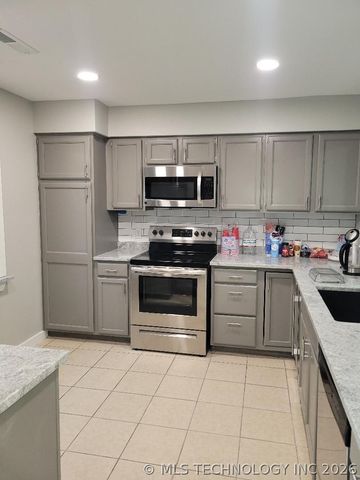 7018 Lakeshore 18, Eufaula, OK 74432