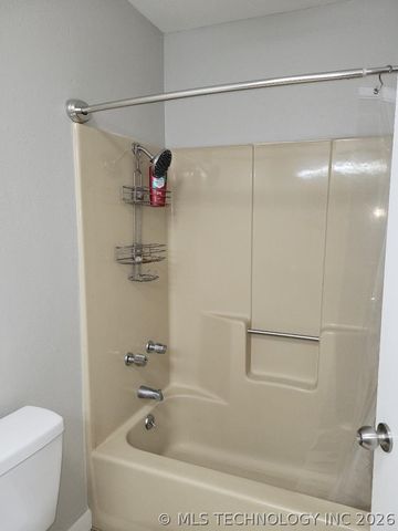 7018 Lakeshore 18, Eufaula, OK 74432