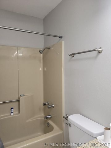 7018 Lakeshore 18, Eufaula, OK 74432