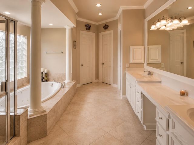 3902 Lake Hawkins Lane, Richmond, TX 77406