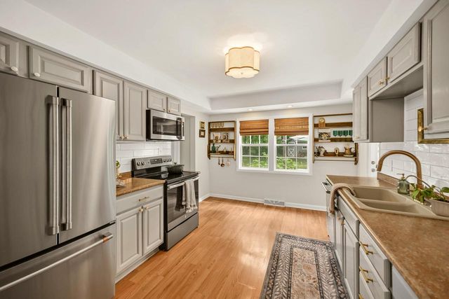 17500 Briar Wood LANE, Brookfield, WI 53045