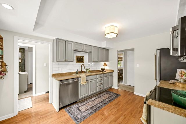 17500 Briar Wood LANE, Brookfield, WI 53045