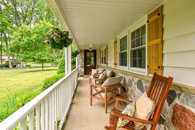 17500 Briar Wood LANE, Brookfield, WI 53045