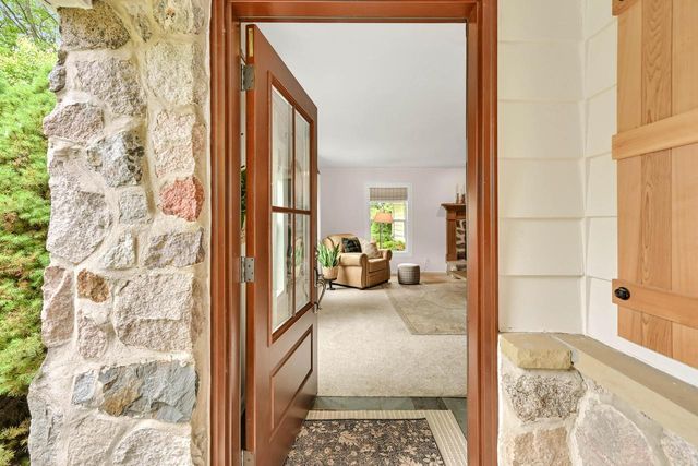 17500 Briar Wood LANE, Brookfield, WI 53045