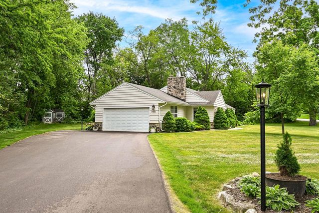 17500 Briar Wood LANE, Brookfield, WI 53045