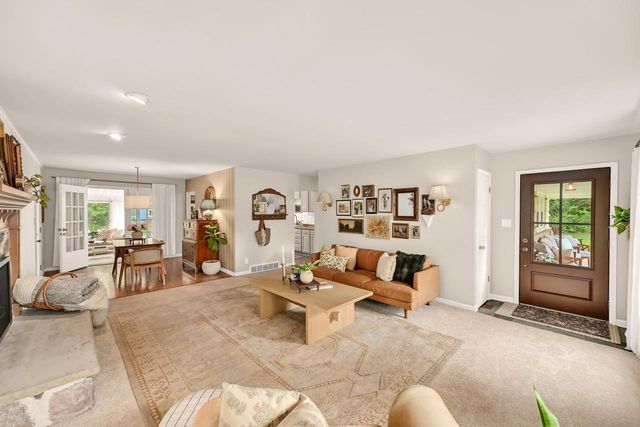 17500 Briar Wood LANE, Brookfield, WI 53045