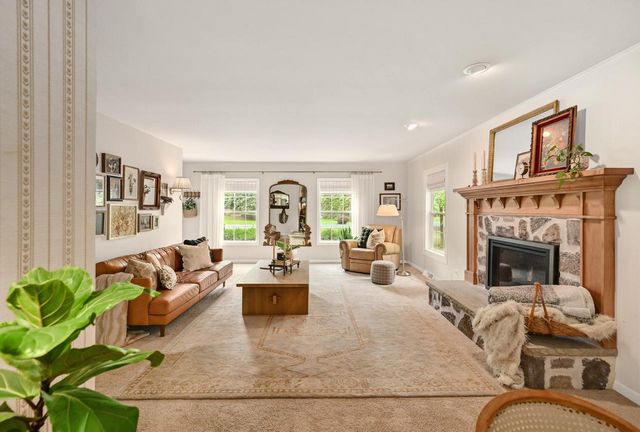 17500 Briar Wood LANE, Brookfield, WI 53045